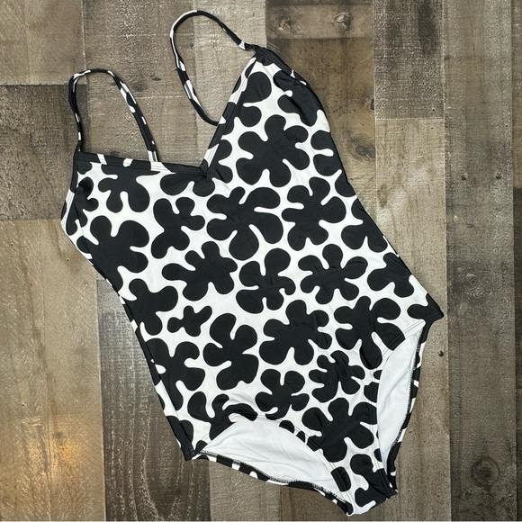 NWT Marimeeko for Target One Piece Swim Medium - Picture 13 of 13
